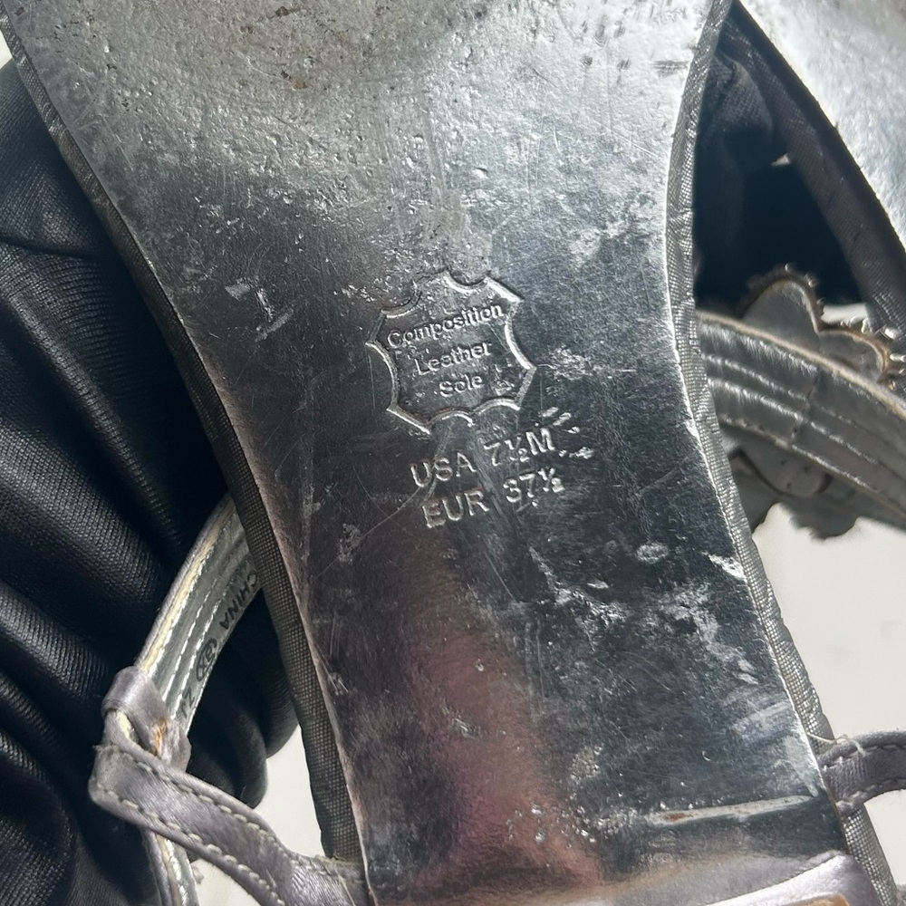 Nina Vintage Keegan Royal Embellished Silver T-Strap Sandals Women’s Size 7.5 - Picture 7 of 9